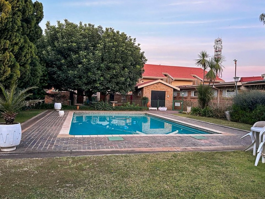 2 Bedroom Property for Sale in Potchefstroom North West